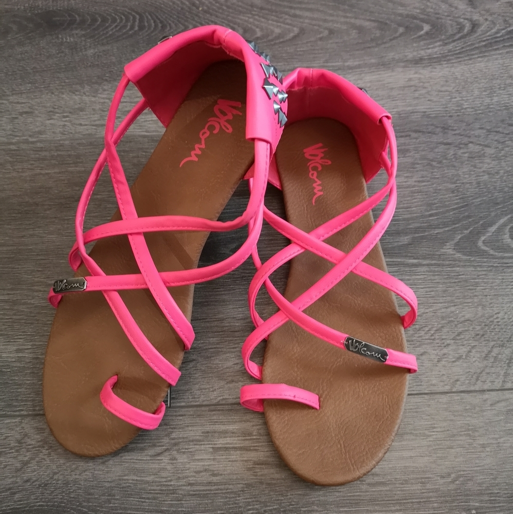 🇨🇦 SZ 7 Women's Volcom sandals